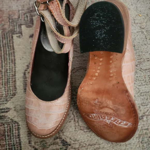 Freebird by Steven Black Leather Buckle Sandals - 7 PAIR BUNDLE - Picture 3 of 12